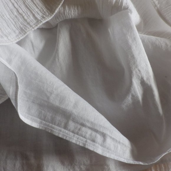 Vineyard Vines Cotton Blouse/Peasant Style/ White Cotton/ Aqua Embroidery/ M - Picture 7 of 8